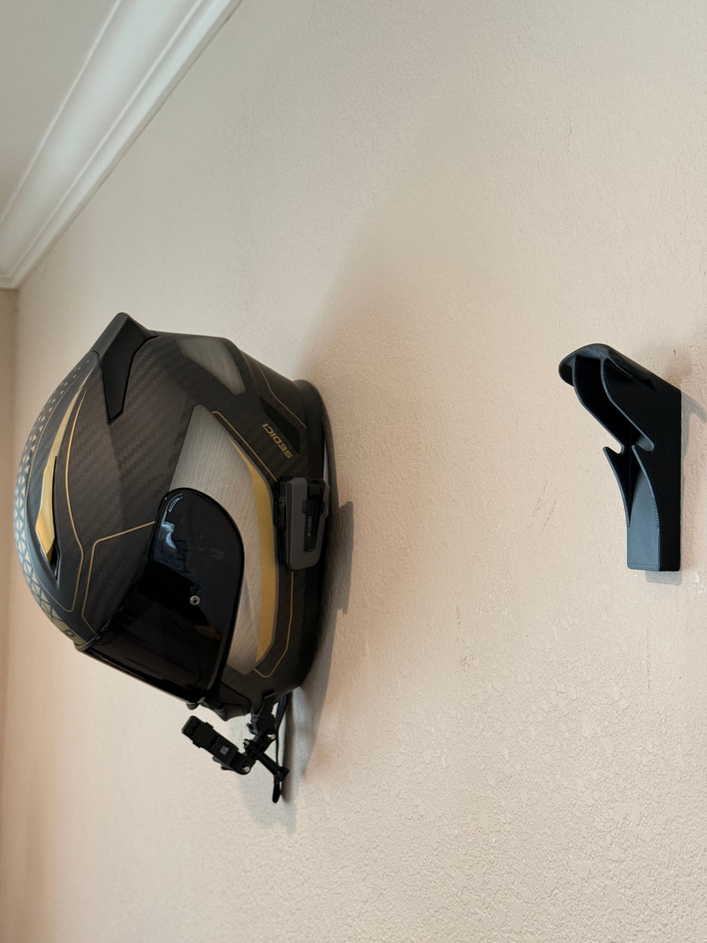 Slim- Flush Motorcycle Helmet Wall Mount
